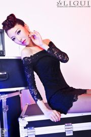 Modelo Wenxin "Fashionable Black Lace Girl" Obras completas [丽 柜 贵 足 LiGui] Fotografía de hermosas piernas y pies de jade